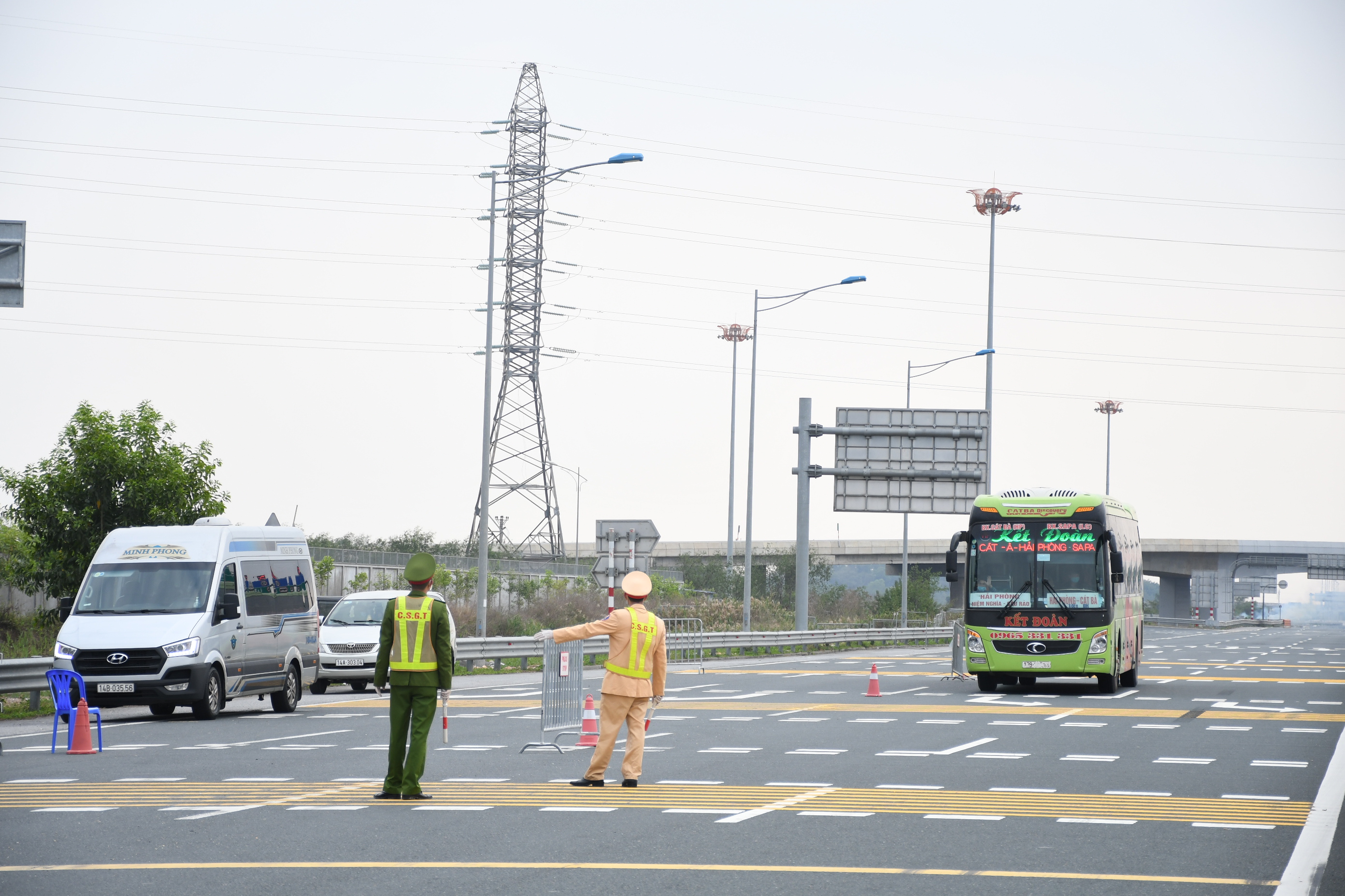 Điều tra, xử lý đối với 2 trường hợp có dấu hiệu vi phạm các quy định về phòng chống dịch bệnh COVID-19